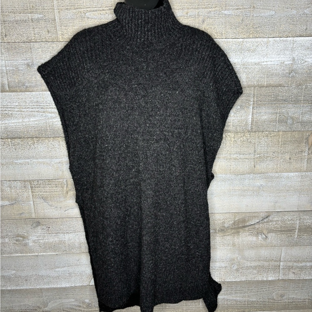 Lou & Grey grey wool mohair blend sleeveless duster cape fall winter sweater